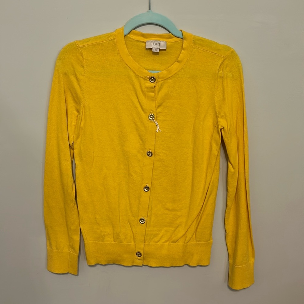 ⚜️3/$15 EUC! LOFT Cardigan